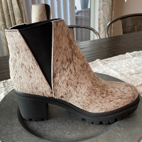 Alcala’s “Alondra” Cowhair Boots NIB - Picture 4 of 9